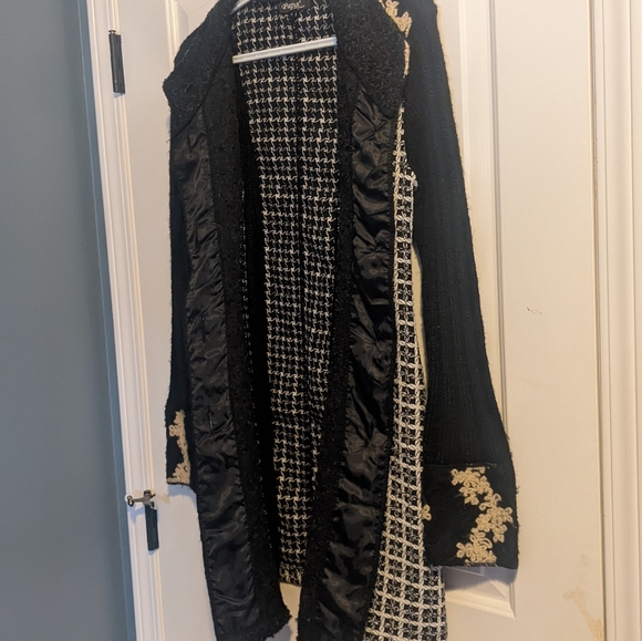 Long Cardigan with unique details | Size Small Papa Vancouver - Picture 8 of 8